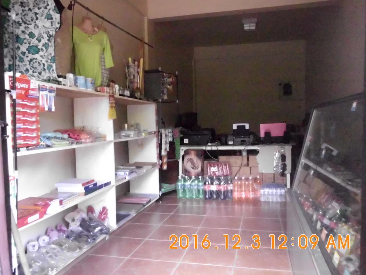 Fat Monkey Hostel Coron Exterior photo