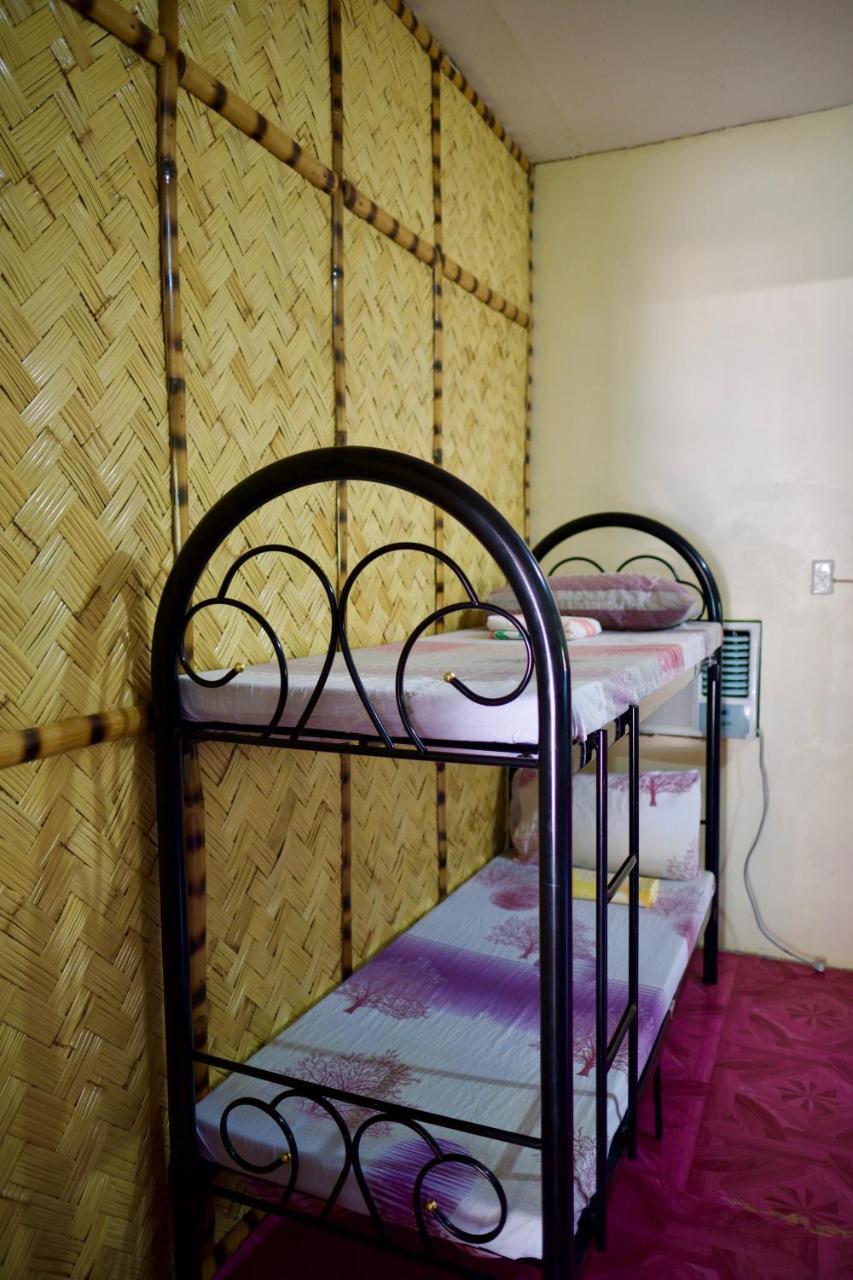 Fat Monkey Hostel Coron Exterior photo