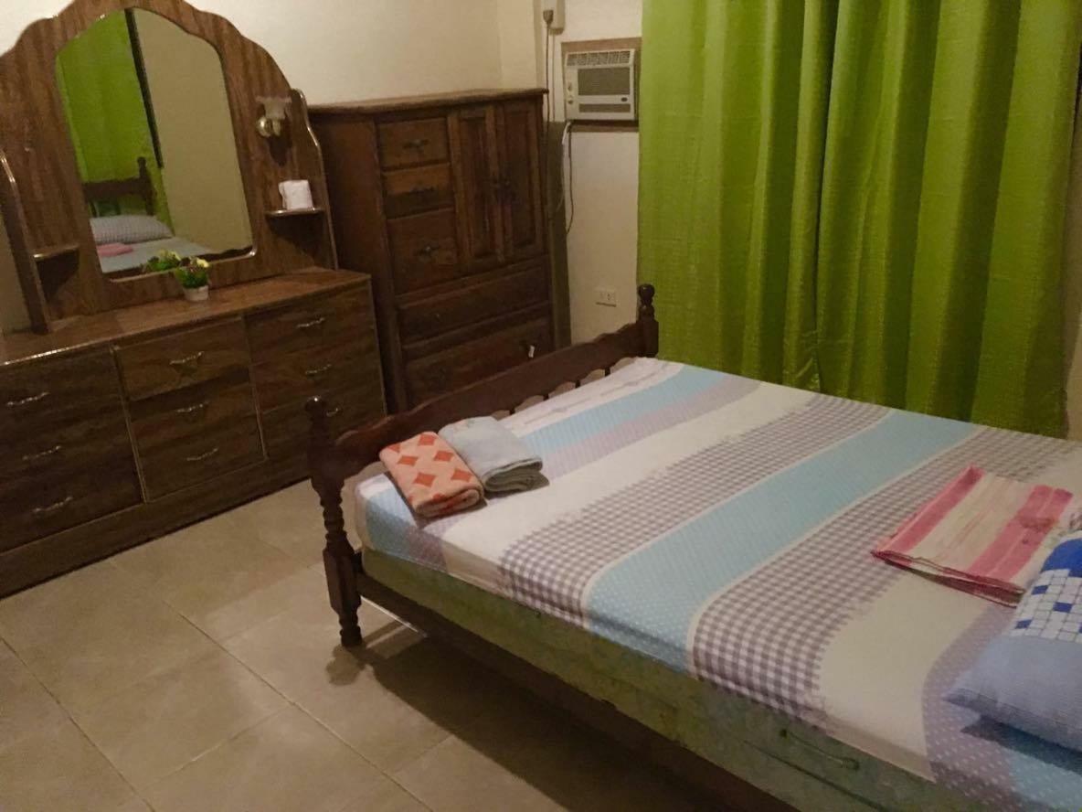 Fat Monkey Hostel Coron Exterior photo